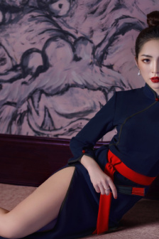 黑色内衣美女图片
